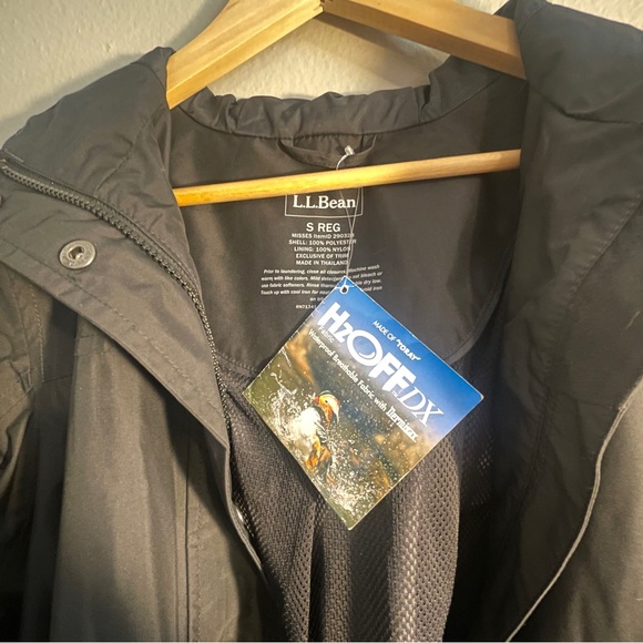 L.L. Bean | Women's H2OFF Raincoat, PrimaLoft-Lined - Picture 5 of 8